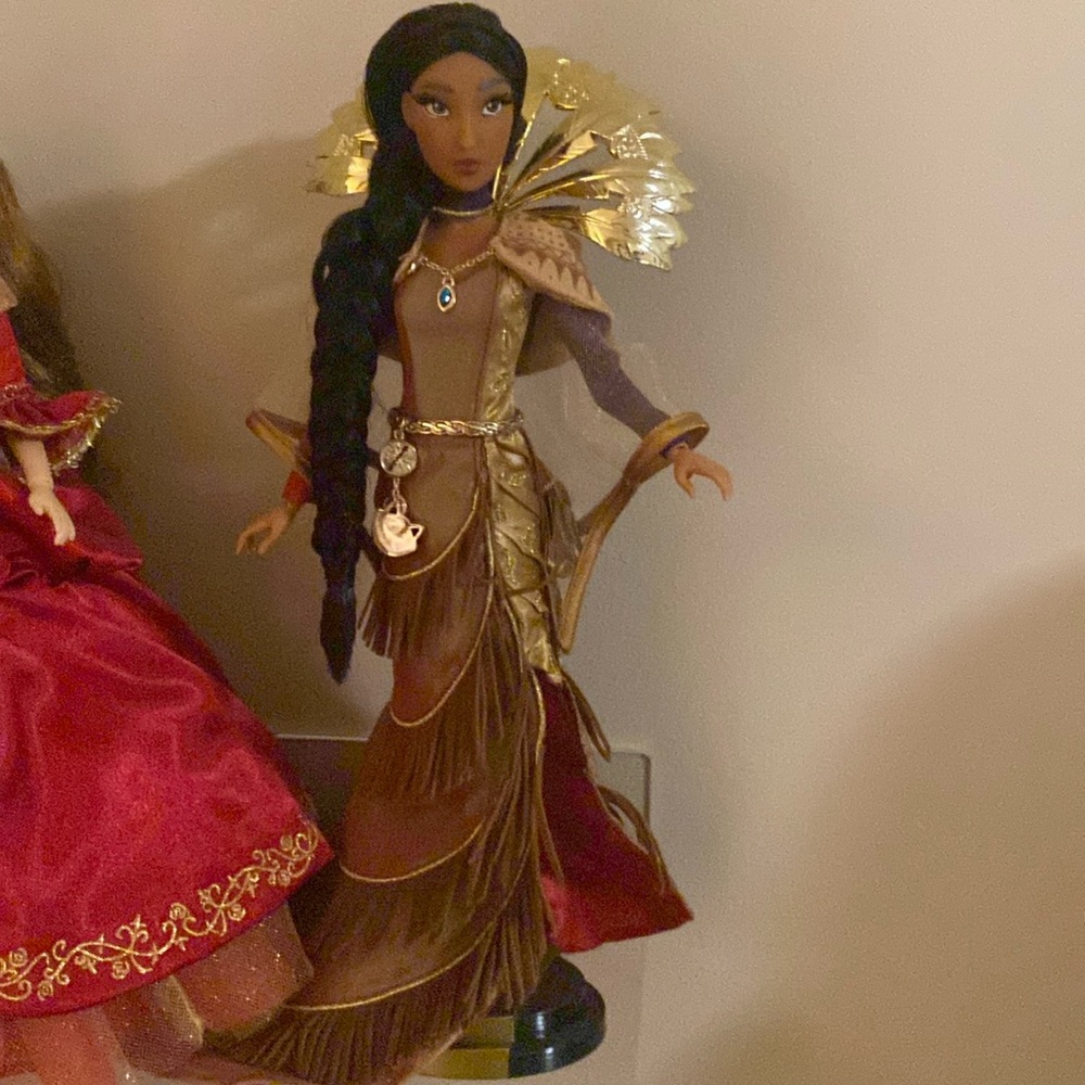 Disney designer Pocahontas doll out of box
